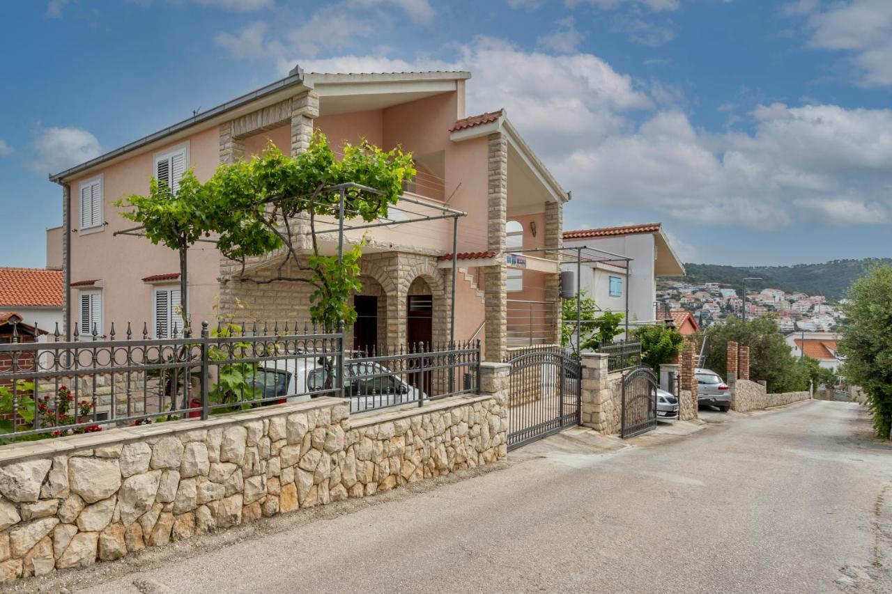 Apartmani Prkacin Trogir Exterior photo