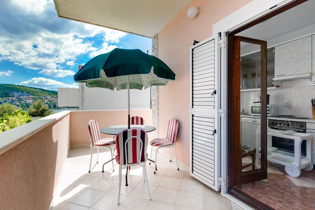 Apartmani Prkacin Trogir Exterior photo