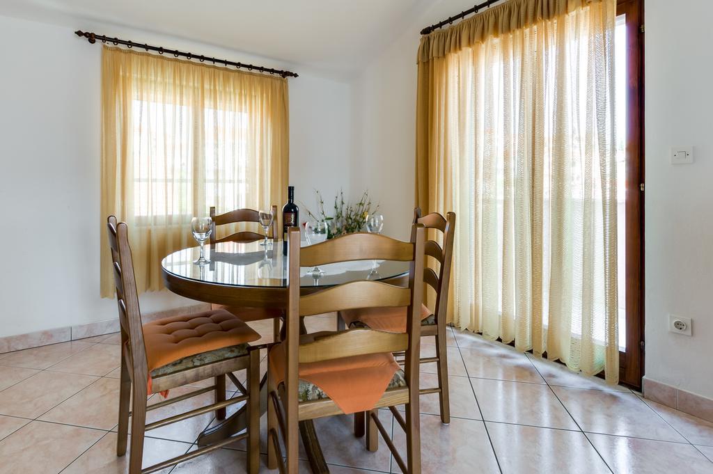 Apartmani Prkacin Trogir Exterior photo